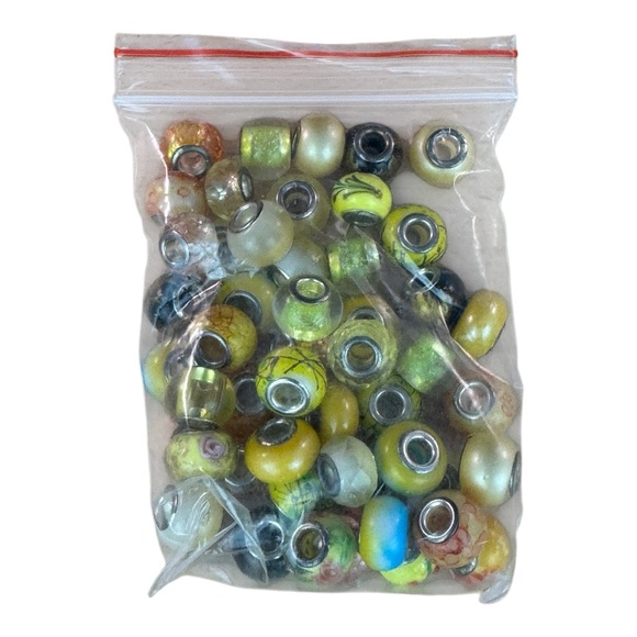 Aipridy Mermaid & Unicorn Themed Bead Box 100 Piece Jewelry Making Set - Picture 8 of 10